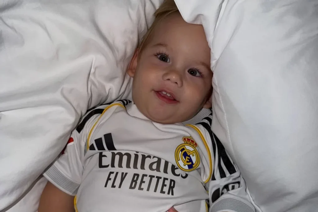 Após notificação, filha de Virginia aparece de uniforme escolar nas redes 5 virginia4 1