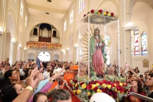 Carreata com a imagem de Nossa Senhora de Guadalupe percorreu Goiânia nesta sexta-feira (29)