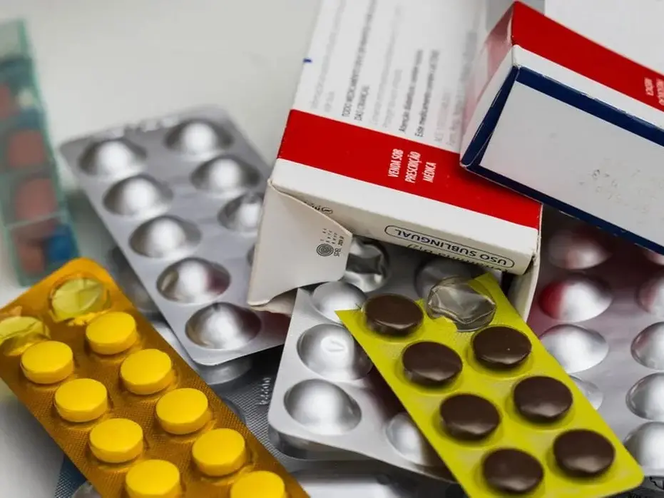 Anvisa manda recolher lotes de remedio para colesterol e corticoide