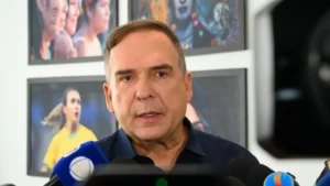 Mabel tenta se descolar de desgaste e expõe dificuldade de dar rumo à gestão