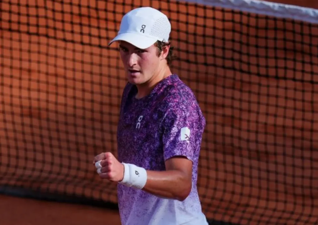 João Fonseca vira jogo épico e enfrentará Djokovic em Roland Garros