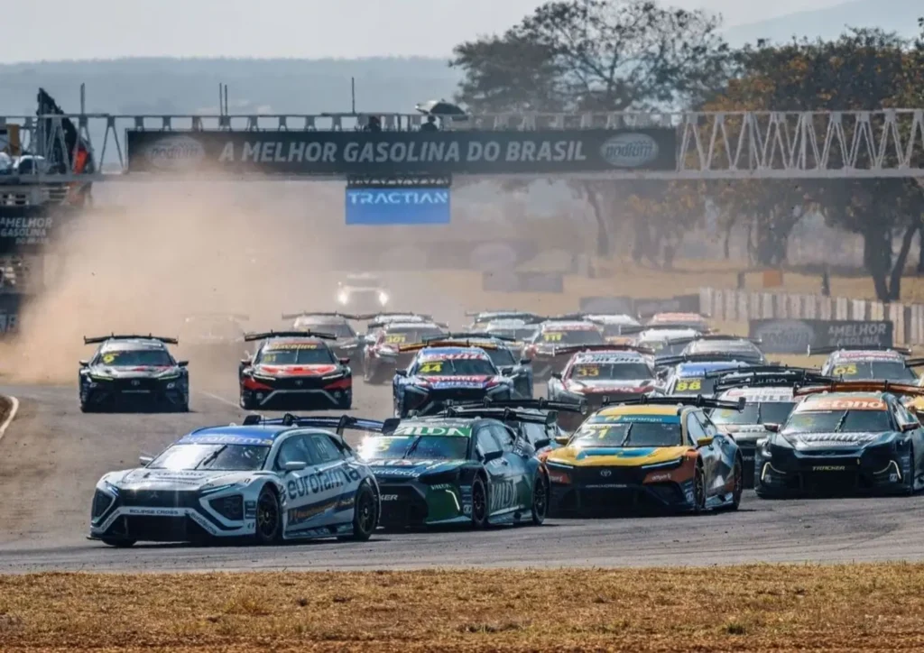 Após 537 dias, Stock Car volta a acelerar em Goiânia