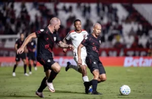 Atlético-GO perde nos pênaltis para o Athletico-PR e cai na Copa do Brasil