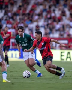 Goiás e Atlético-GO ficaram no empate por 1 a 1 na tarde deste sábado