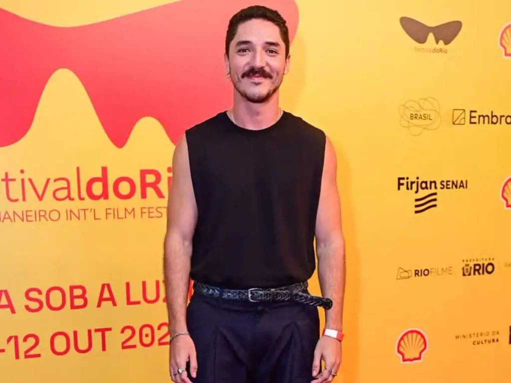 Iza compartilha primeira foto ao lado do novo namorado João Vitor Silva 4 Joao Vitor Silva no Festival do Rio