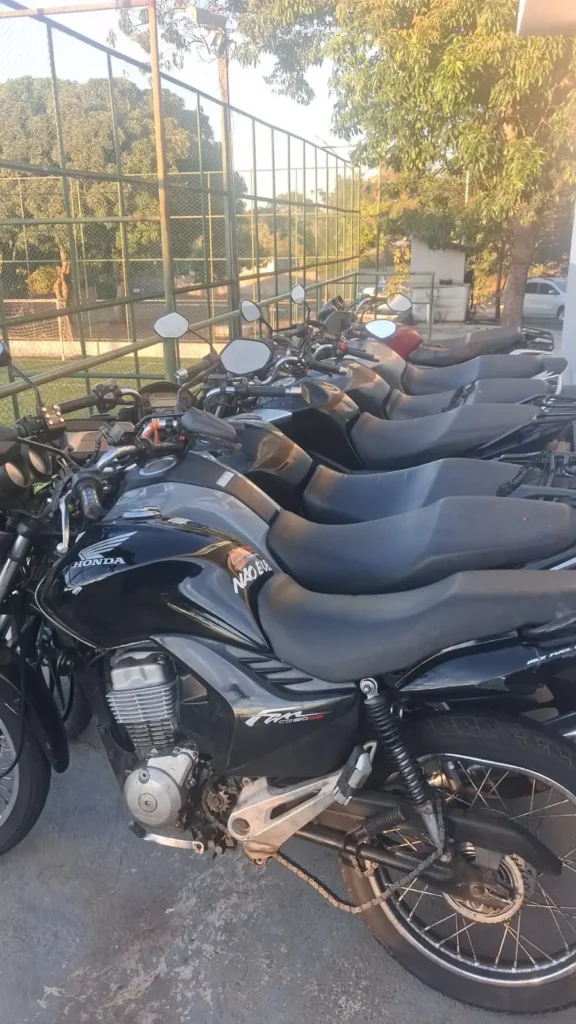 PM termina com "madrugada do grau" e apreende motos em Senador Canedo