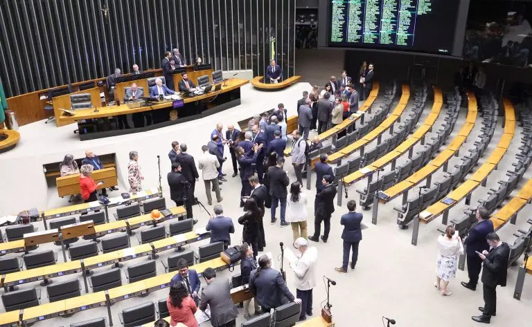 Câmara pode votar nesta semana projetos que ampliam direitos de pessoas com TDAH, dislexia e epilepsia