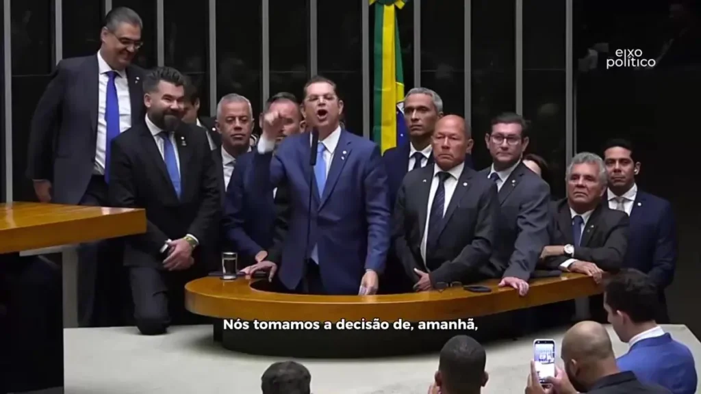 Comissão aprova PEC que reduz jornada de trabalho e acaba com escala 6×1 5 sostenes fala de escala 4x3 frame video