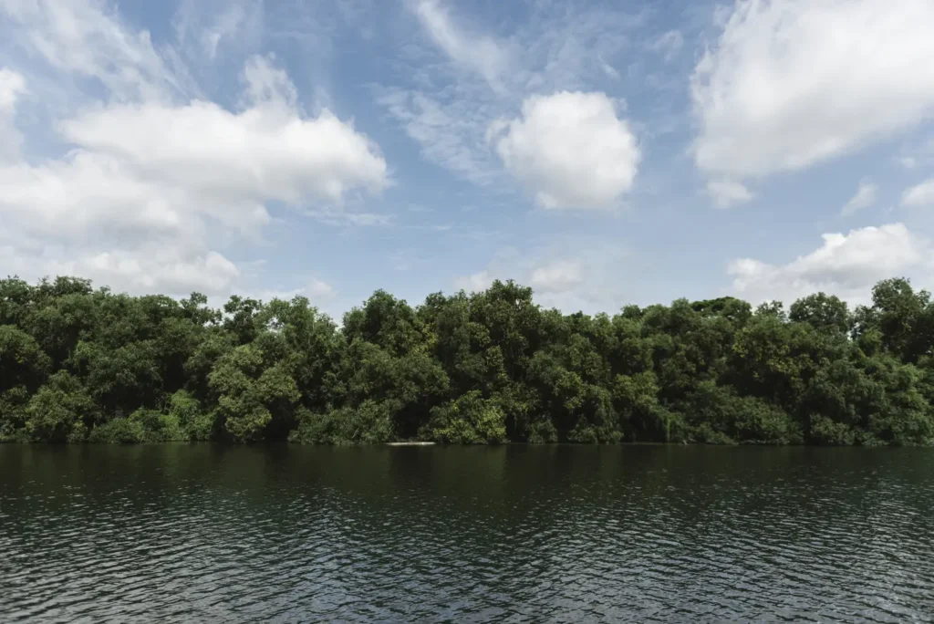 SES-GO orienta turistas sobre cuidados com a saúde durante temporada do Rio Araguaia