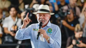 Visita de Lula a Goiás pressiona PT por definição de nome ao governo