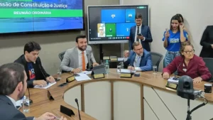 Base volta atrás e endossa veto de Mabel à revogação da Taxa do Lixo