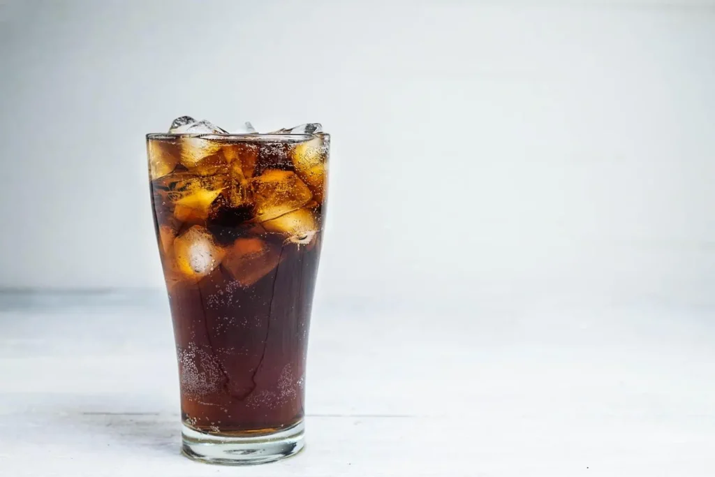 Seu refrigerante está ficando “choco”? Veja dicas simples para conservar o gás por mais tempo