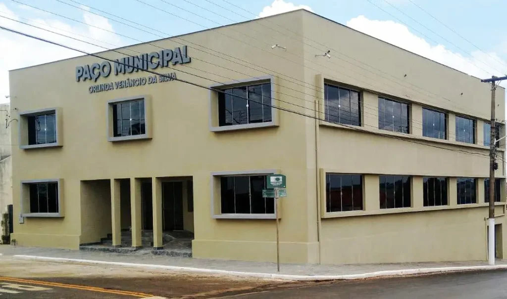Buriti Alegre lança concurso com salários de até R$ 4,6 mil