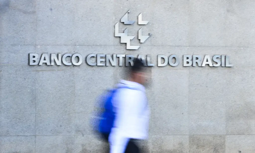 Banco Central eleva para 2% projeção de crescimento