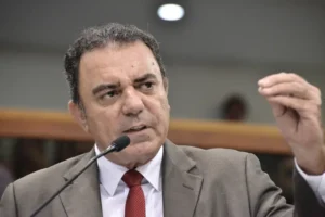 Luis Cesar Bueno define eixos para pré-campanha e aposta no eleitorado lulista em Goiás