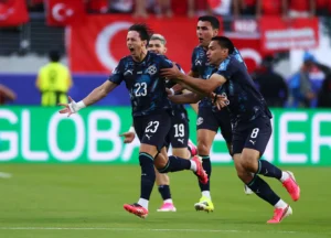 Com um jogador a menos, Paraguai vence a Turquia e segue vivo na Copa do Mundo