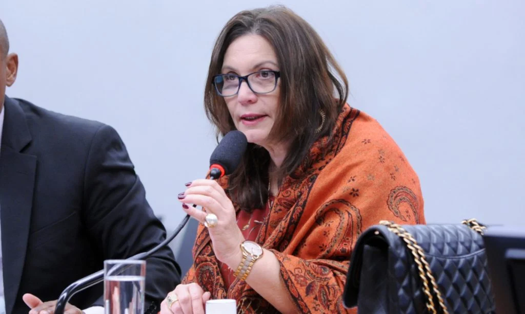 Bia Kicis pede união no PL em meio à crise entre Michelle e Flávio Bolsonaro