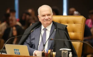 Fachin defende controle humano sobre inteligência artificial e alerta para riscos de desigualdade