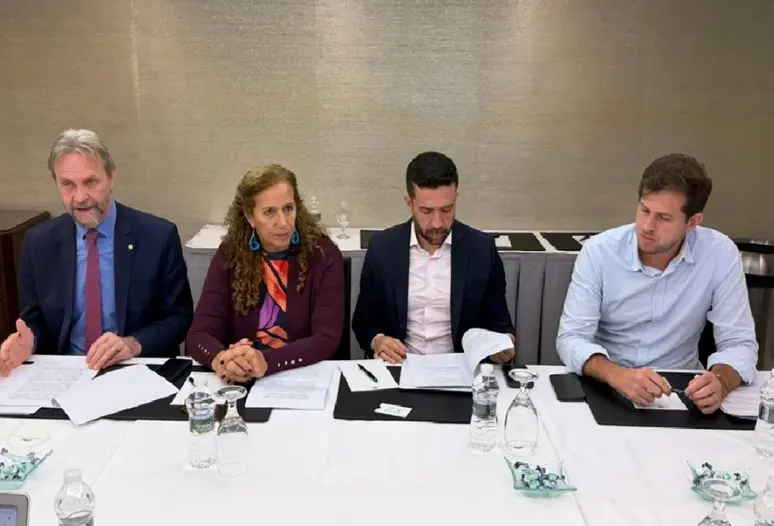 Deputados pedem apuração nos EUA sobre suposta lavagem de dinheiro ligada ao Banco Master