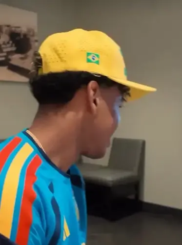 Lamine Yamal aparece com boné do Brasil e movimenta redes sociais