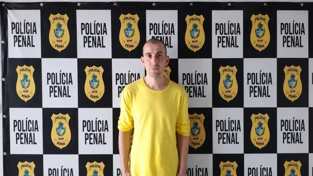 Homem que matou namorada a facadas em bar morre após confronto, em Bela Vista de Goiás