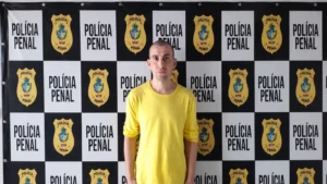Homem que matou namorada a facadas em bar morre após confronto, em Bela Vista de Goiás