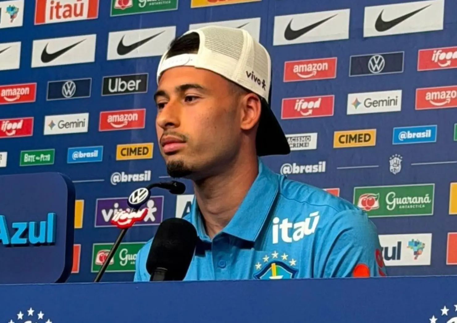 Martinelli cita retorno de Neymar e se coloca à disposição para substituir Raphinha na Seleção