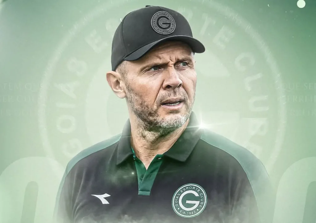 Goiás oficializa contratação de Mozart para sequência da Série B