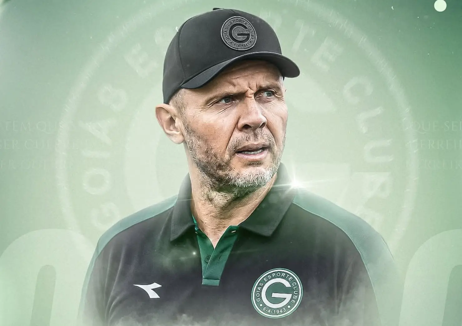 Goiás oficializa contratação de Mozart para sequência da Série B