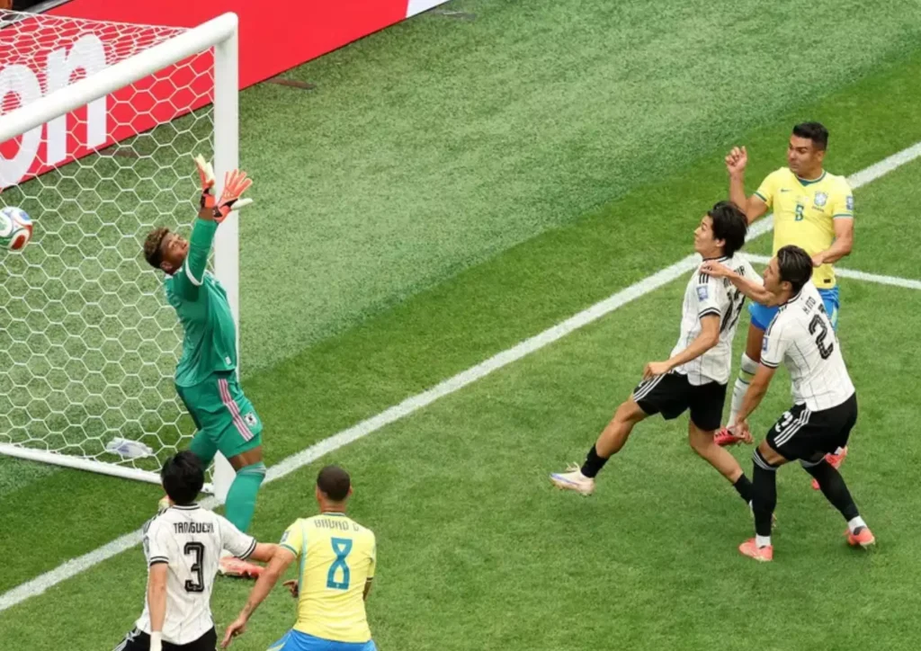 Brasil vira sobre o Japão nos acréscimos e avança às oitavas de final da Copa do Mundo