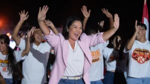 Após quatro tentativas, Keiko Fujimori confirma vitória e chega à presidência do Peru | Foto: Renato Pajuelo/EFE