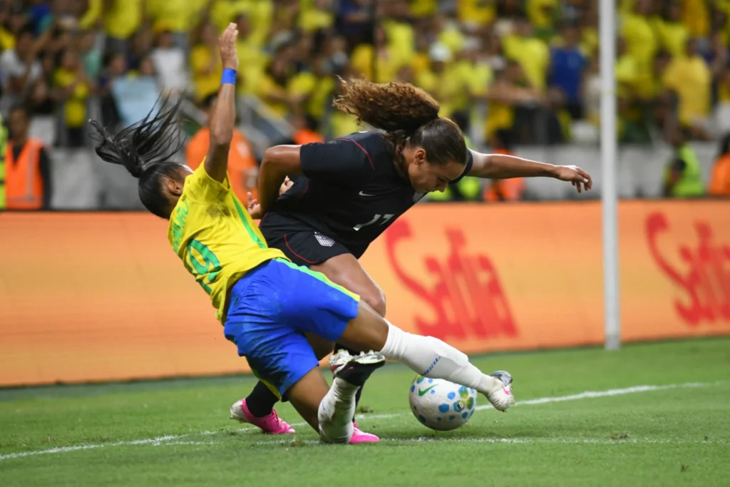 Brasil perde para os Estados Unidos em Fortaleza e fecha Data Fifa com uma vitória para cada lado
