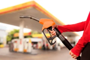 Nova composição da gasolina entra em vigor nesta quarta-feira (24), com aumento da mistura de etanol de 30% para 32%