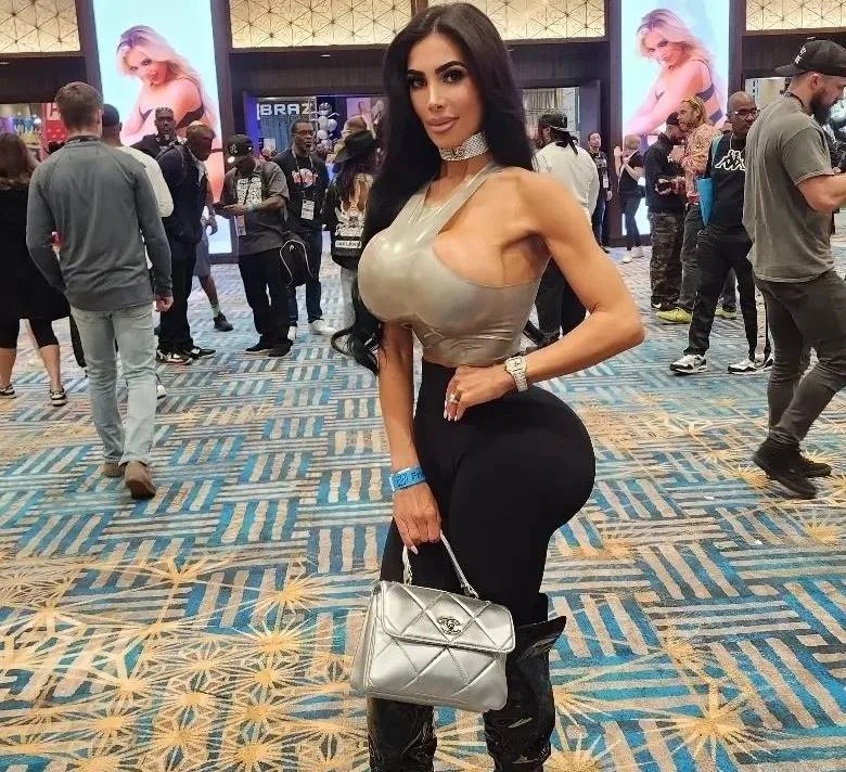 Quem é a brasileira condenada nos EUA pela morte da sósia de Kim Kardashian 5 Sosia 5