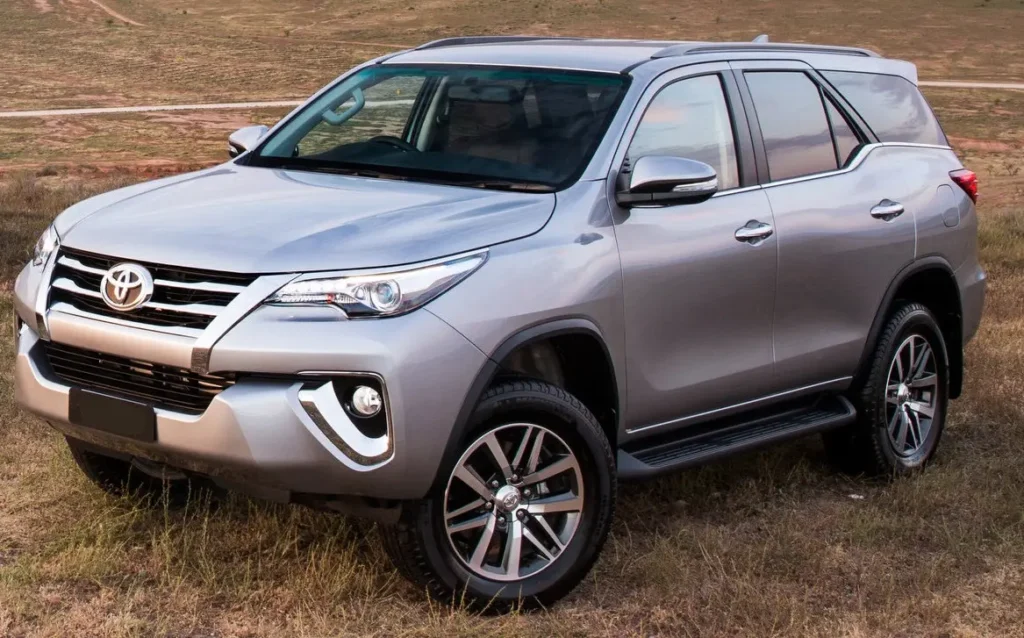 5 SUVs que continuam valorizados no mercado de usados 2 Toyota Hilux SW4 2016 6