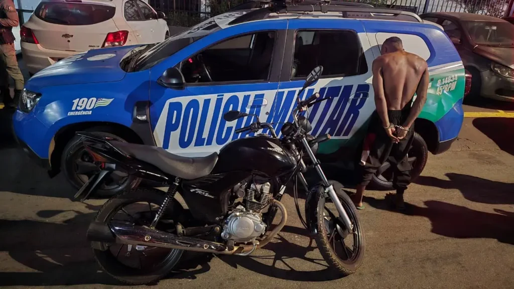 Após invadir igrejas e comércios, homem é preso depois de furtar moto do irmão, em Aparecida