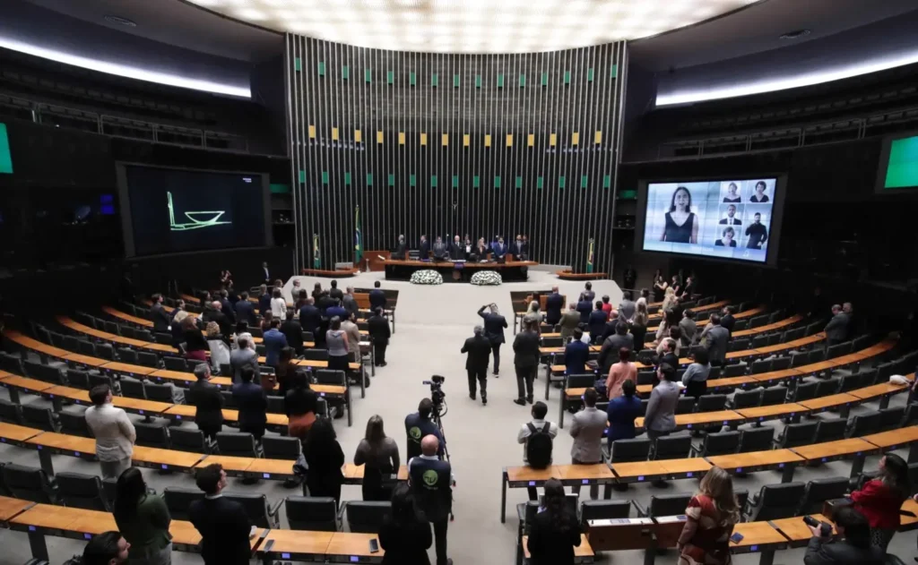 Confira quem são os oito deputados federais eleitos no DF