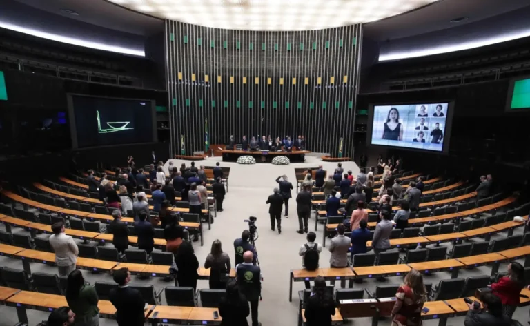 Confira quem são os oito deputados federais eleitos no DF