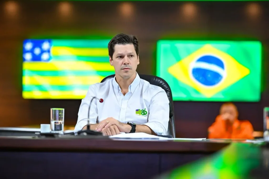 Silêncio da oposição é sinal de conivência ou covardia?