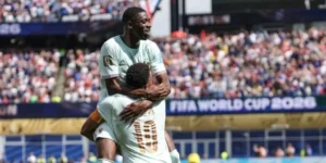 Dembélé marca três, França goleia Noruega e avança com 100% de aproveitamento na Copa