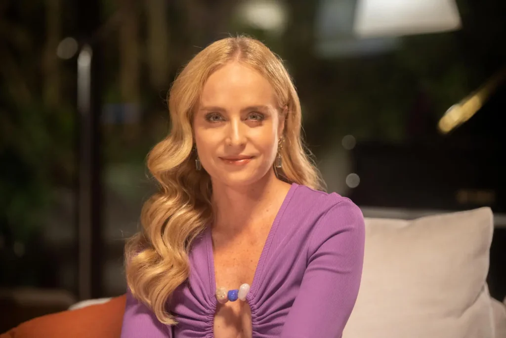 Angélica revela bronca que levou dos filhos após falar sobre vibrador