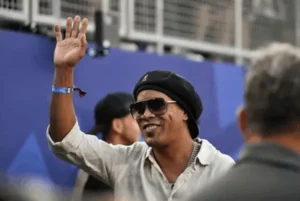 Ronaldinho Gaúcho anuncia retorno ao futebol; entenda