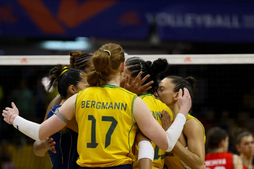Brasil encara a Itália pela VNL neste domingo; confira horário e onde assistir