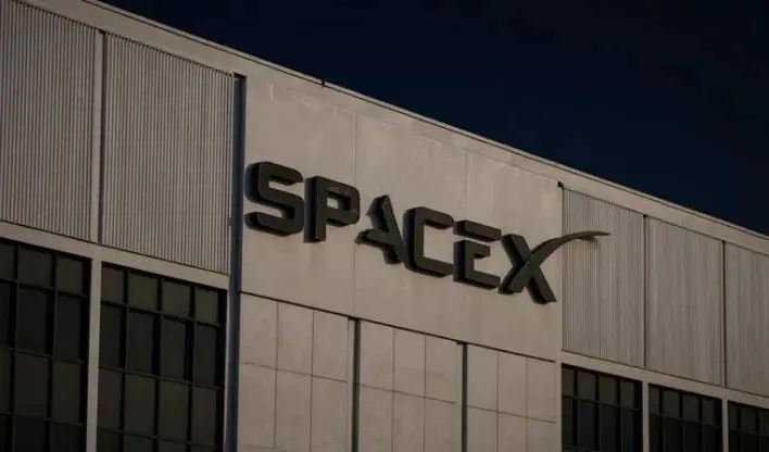 SpaceX dispara na bolsa e supera Amazon em valor de mercado após aposta bilionária em IA