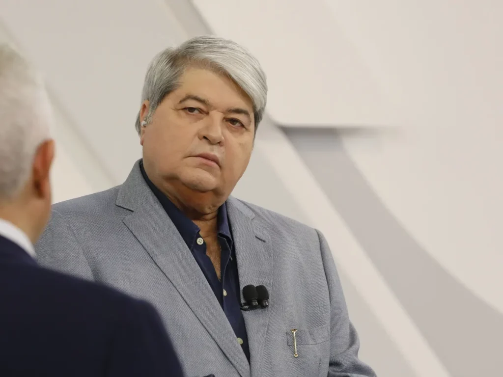 Datena deixa TV Brasil e encerra contrato com a EBC para disputar as eleições de 2026