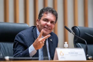 CLDF acaba com escala 6×1 para terceirizados e reduz jornada sem cortar salários