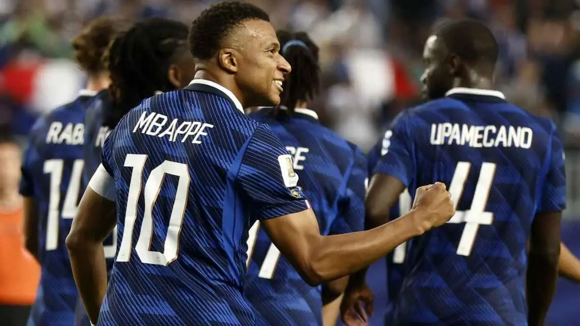 Mbappé marca duas vezes, França vence o Iraque e garante vaga nas oitavas da Copa do Mundo