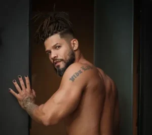 Ex-BBB grava vídeo intenso com influenciador e viraliza nas redes; veja