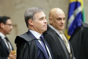 PF recorre à AGU contra decisões de André Mendonça em investigação sobre fraudes no INSS