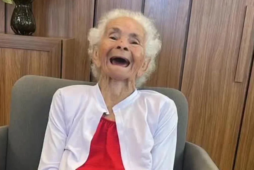 Vovó Valdeci, fenômeno das redes sociais, morre aos 88 anos 2 Valdeci